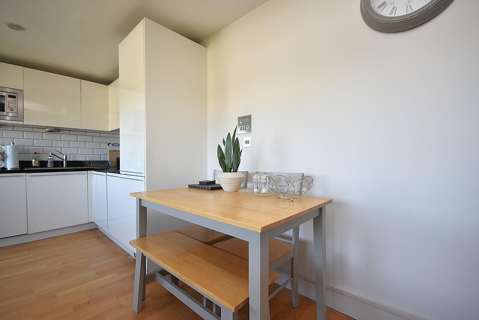 317 Woodlands, Hayes Point, Sully, CF64 5QF